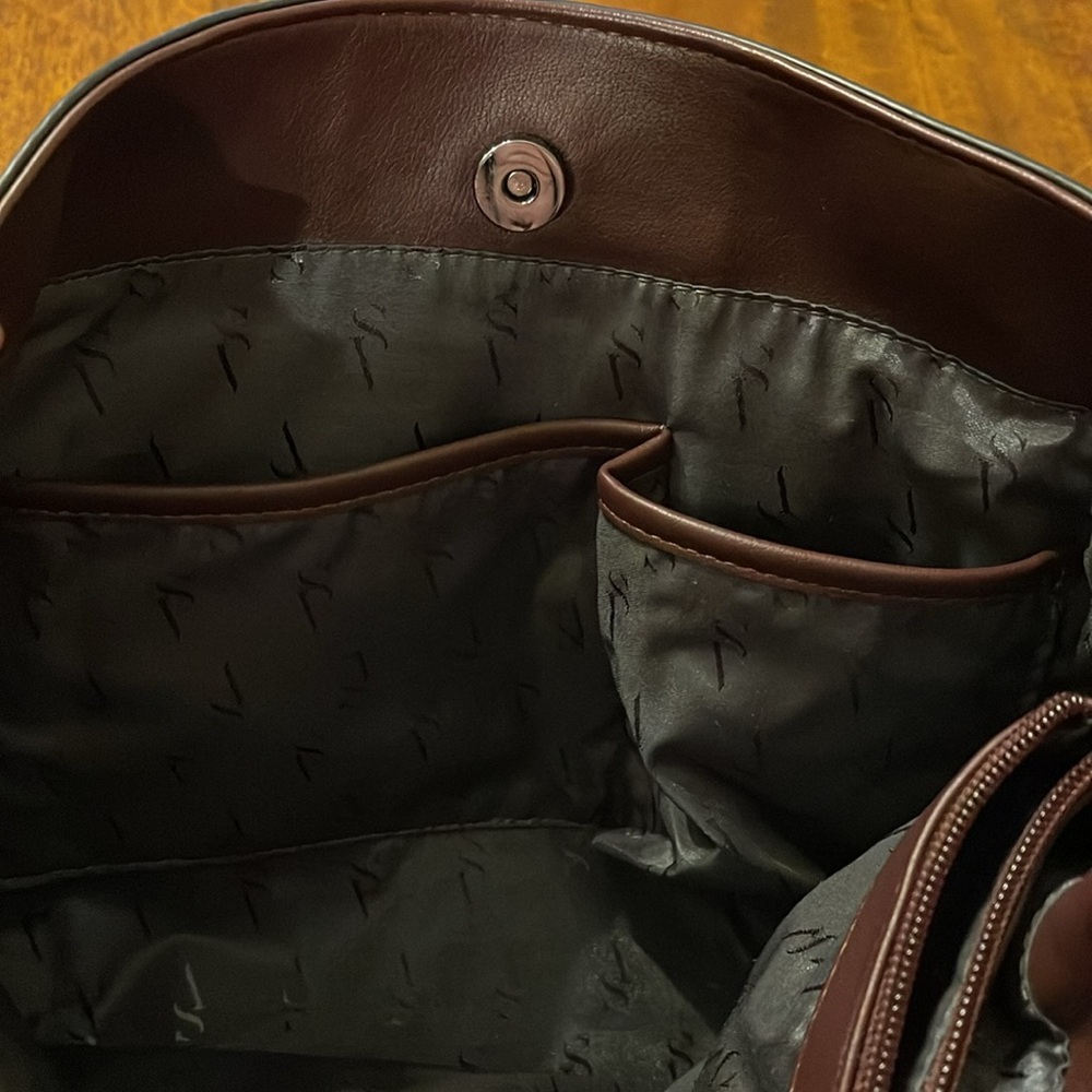Women's Quilted Tote Bag in Deep Burgundy - Unbranded - Picture 8 of 8